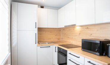 Moderns un mēbelēts 2-istabu dzīvoklis Brocēnos