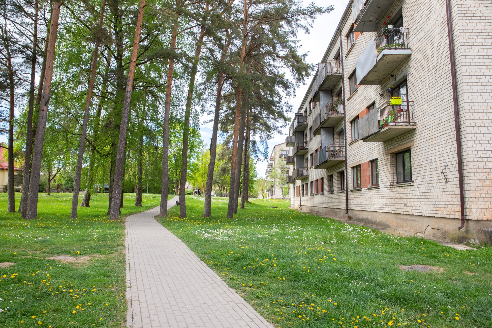 Moderns un mēbelēts 2-istabu dzīvoklis Brocēnos