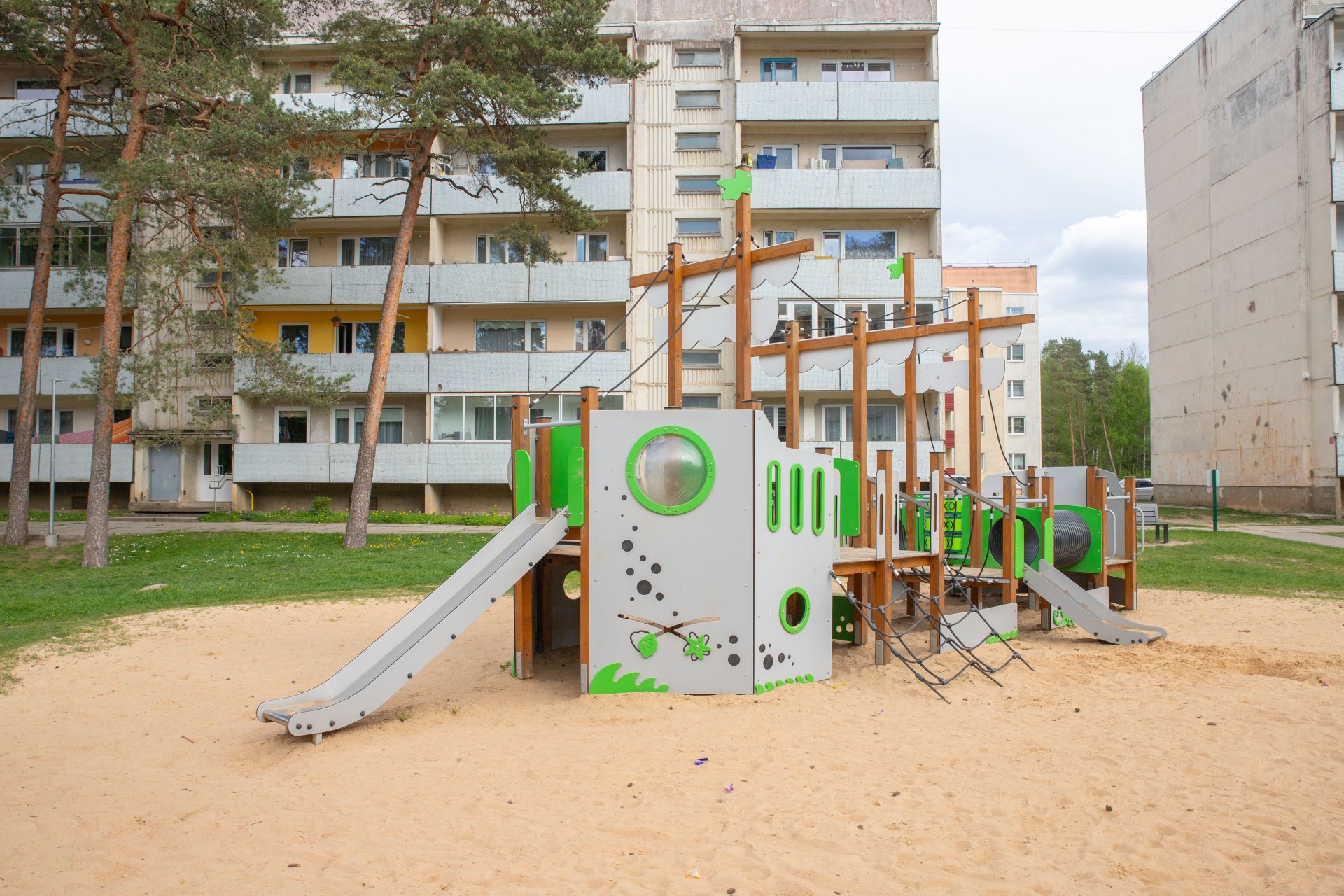Moderns un mēbelēts 2-istabu dzīvoklis Brocēnos