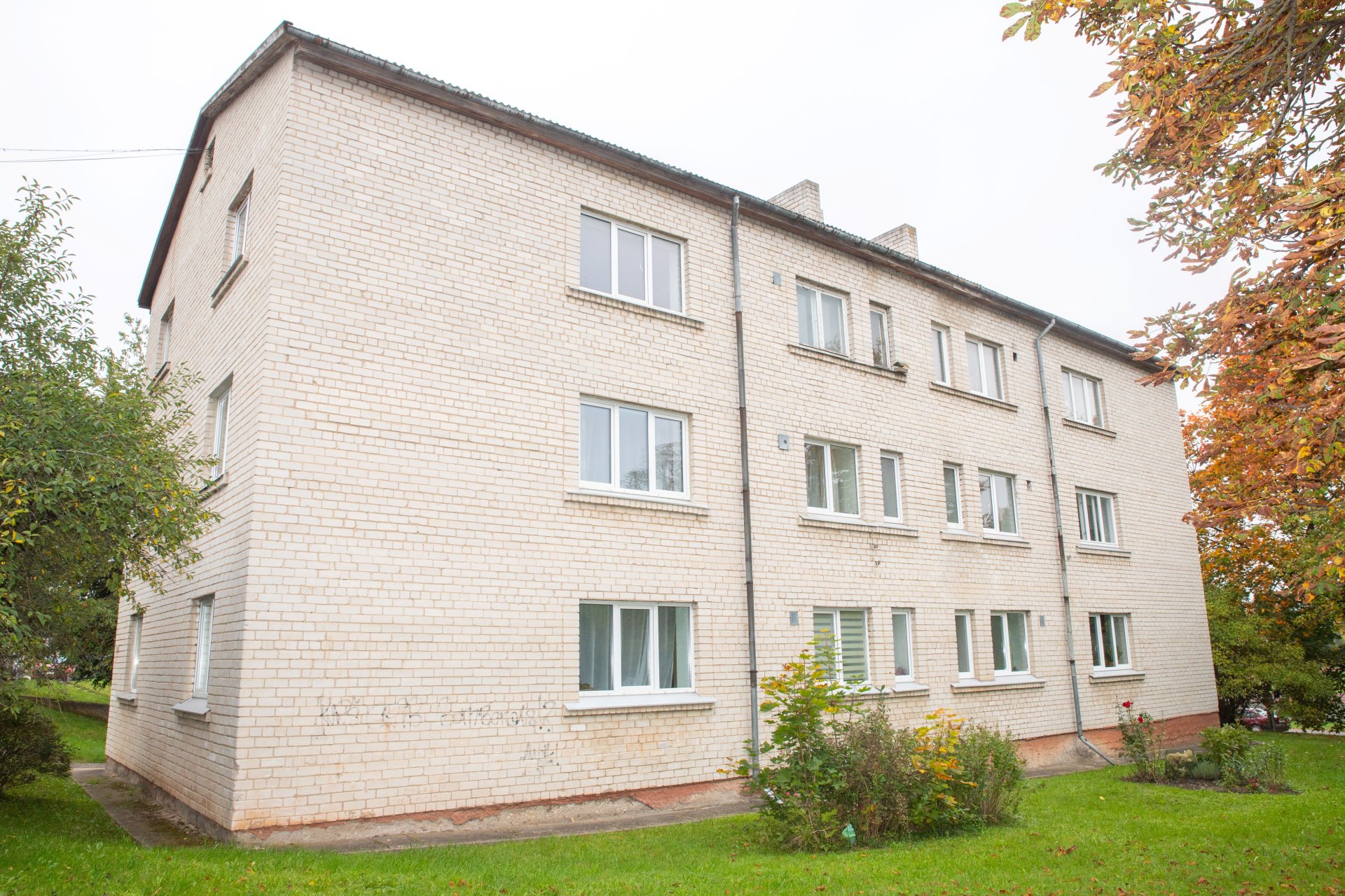 2 istabu dzīvoklis Saldus centrā, Jelgavas ielā