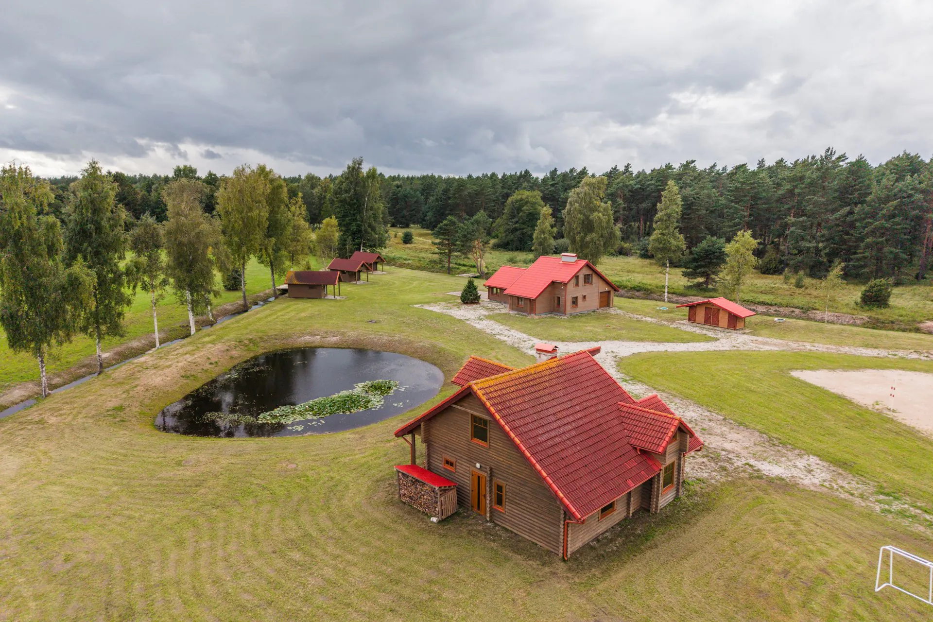 Pārdod lauku īpašumu pie Baltijas jūras “Bangas” Ziemupē