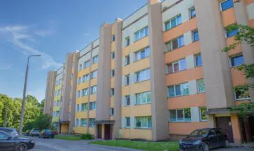 Gaišs 1 istabas dzīvoklis Saldū, Slimnīcas ielā