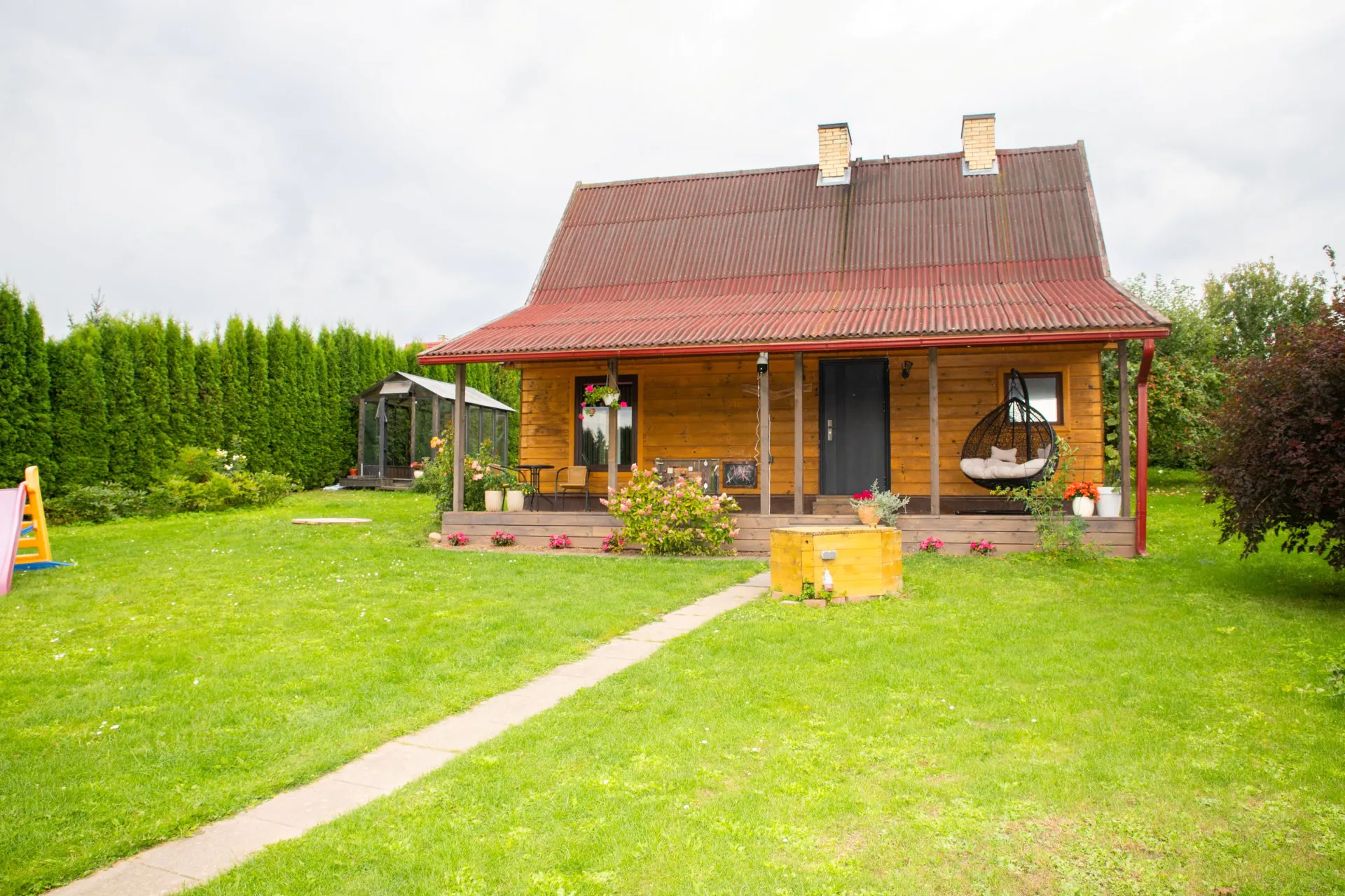 Pārdod dzīvojamo māju Saldū, Ziedonis dārzos