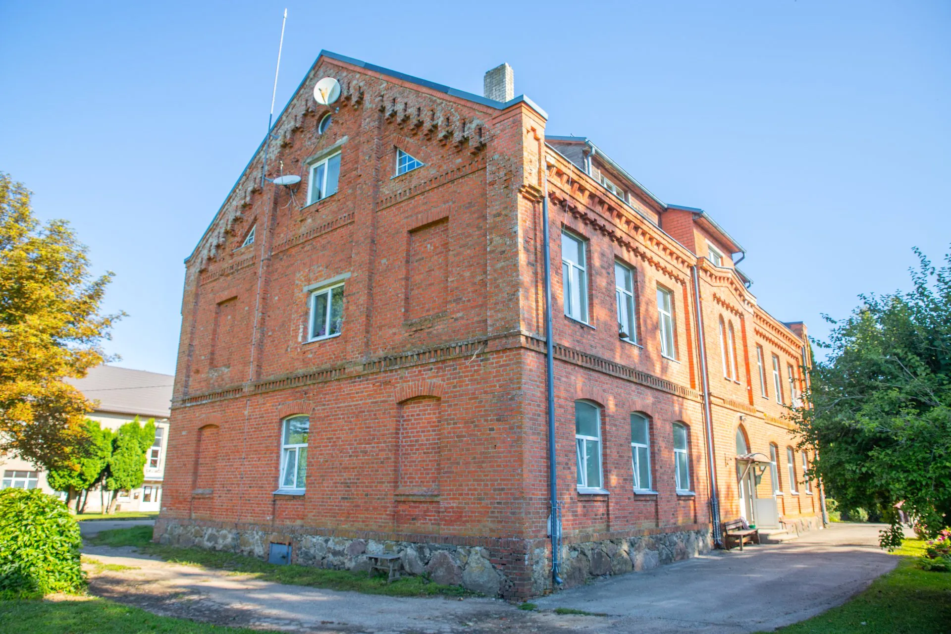 Plašas daudzfunkcionālas telpas 230.6 m² Sātiņos