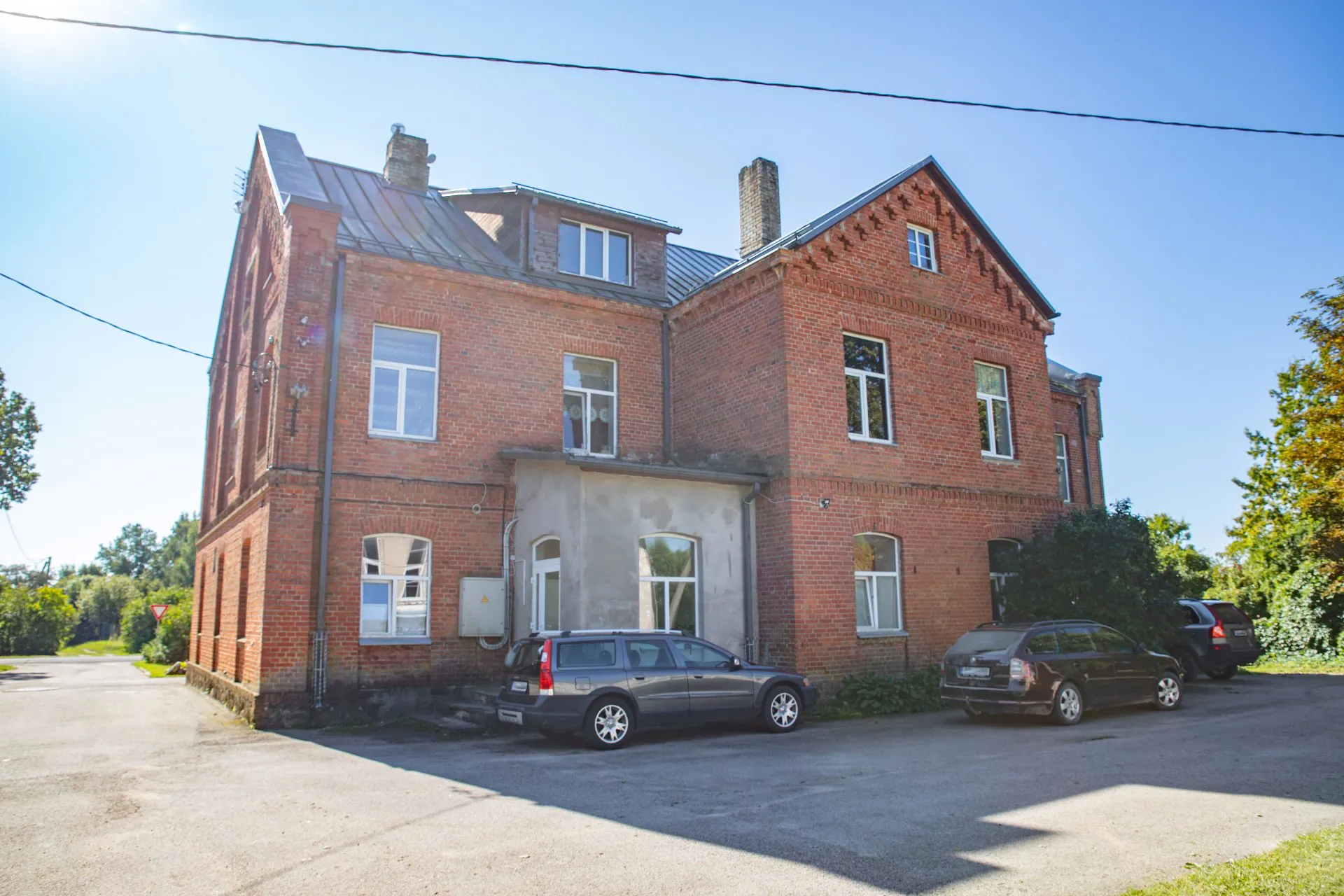 Plašas daudzfunkcionālas telpas 230.6 m² Sātiņos