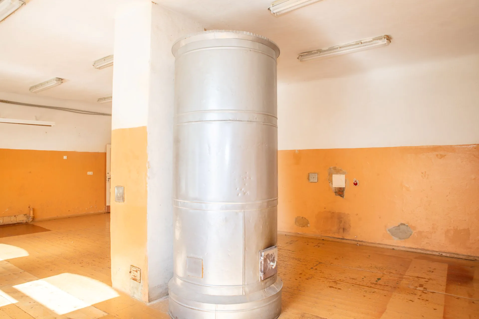 Plašas daudzfunkcionālas telpas 230.6 m² Sātiņos