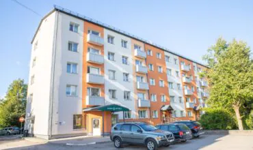 2 istabu dzīvoklis renovētā mājā Saldus centrā