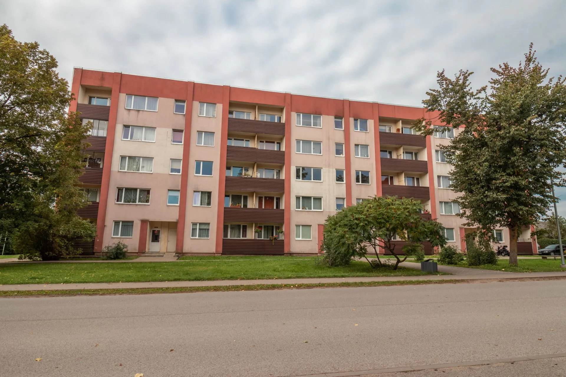 2-istabu dzīvoklis renovētā mājā Brocēnos