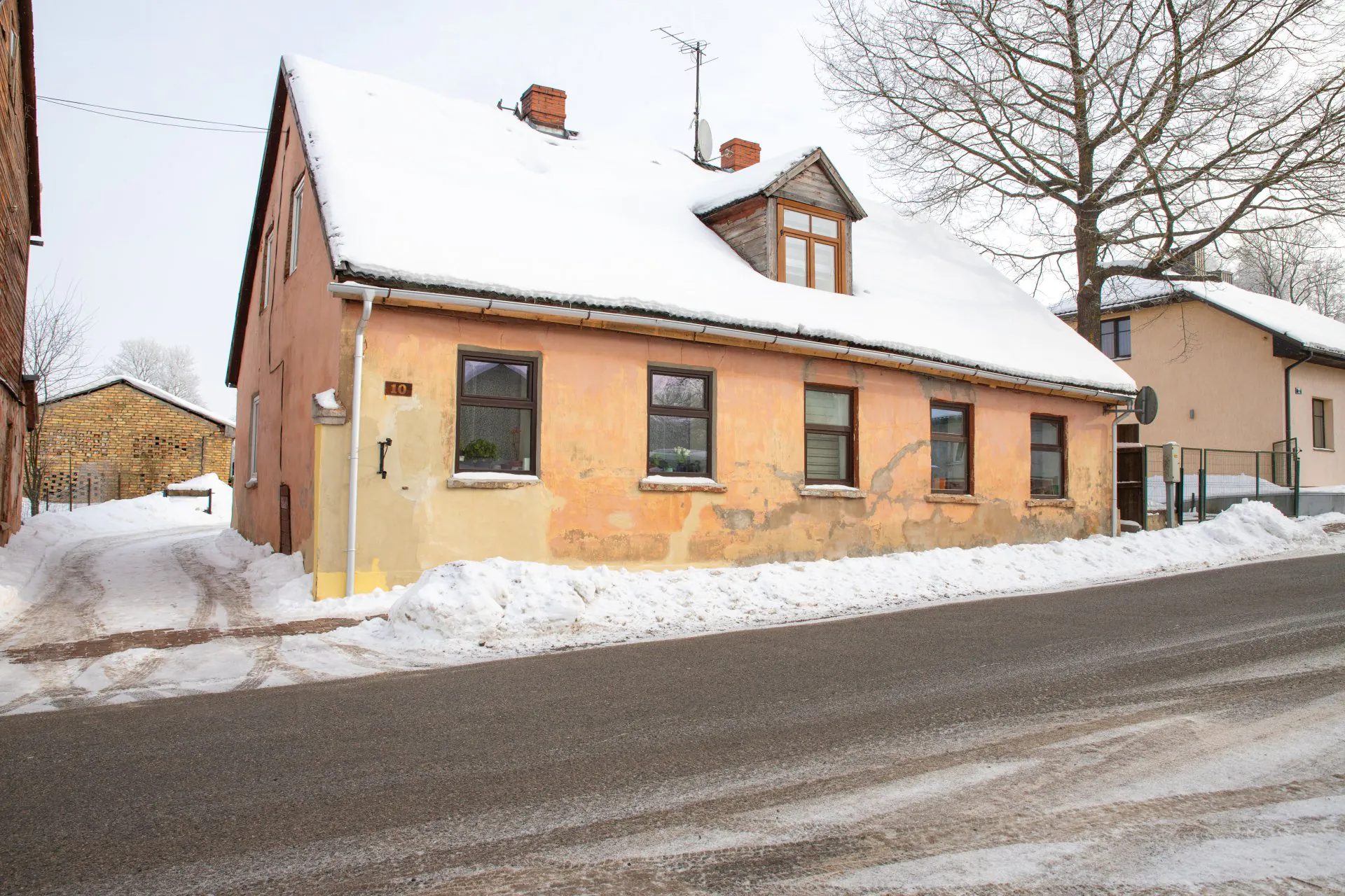 Gaišs 1-istabas dzīvoklis Saldus centrā